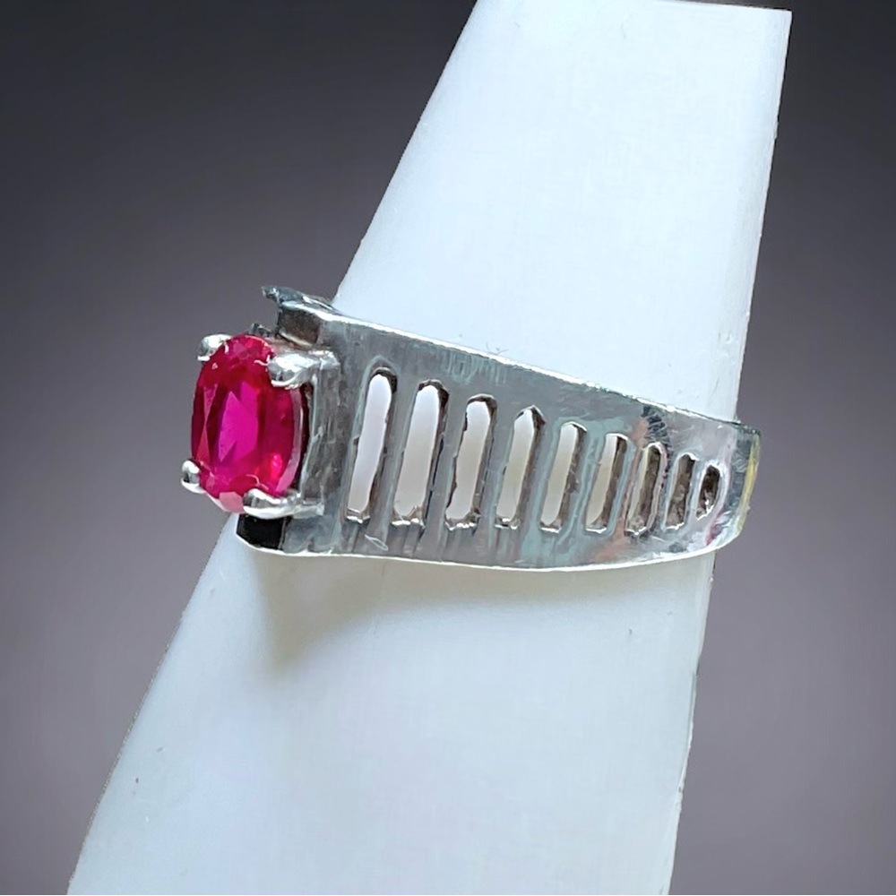 Unique Vintage Solid 14k & Ruby Ring - image 2